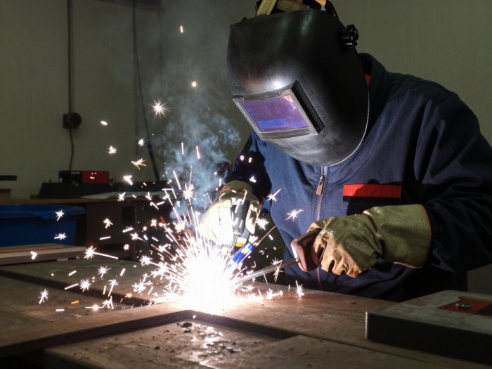 Профессия - сварщик ручной дуговой сварки